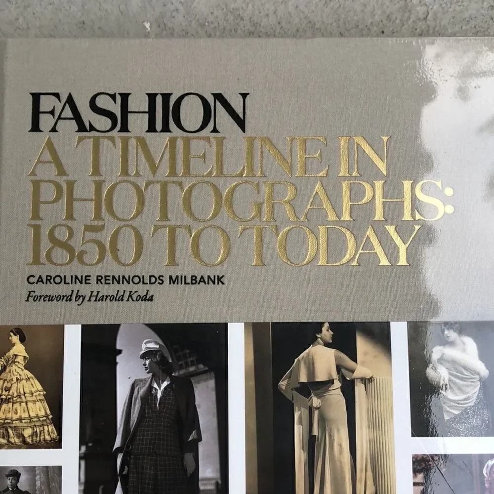 Fashion  a  timeline in  photographs